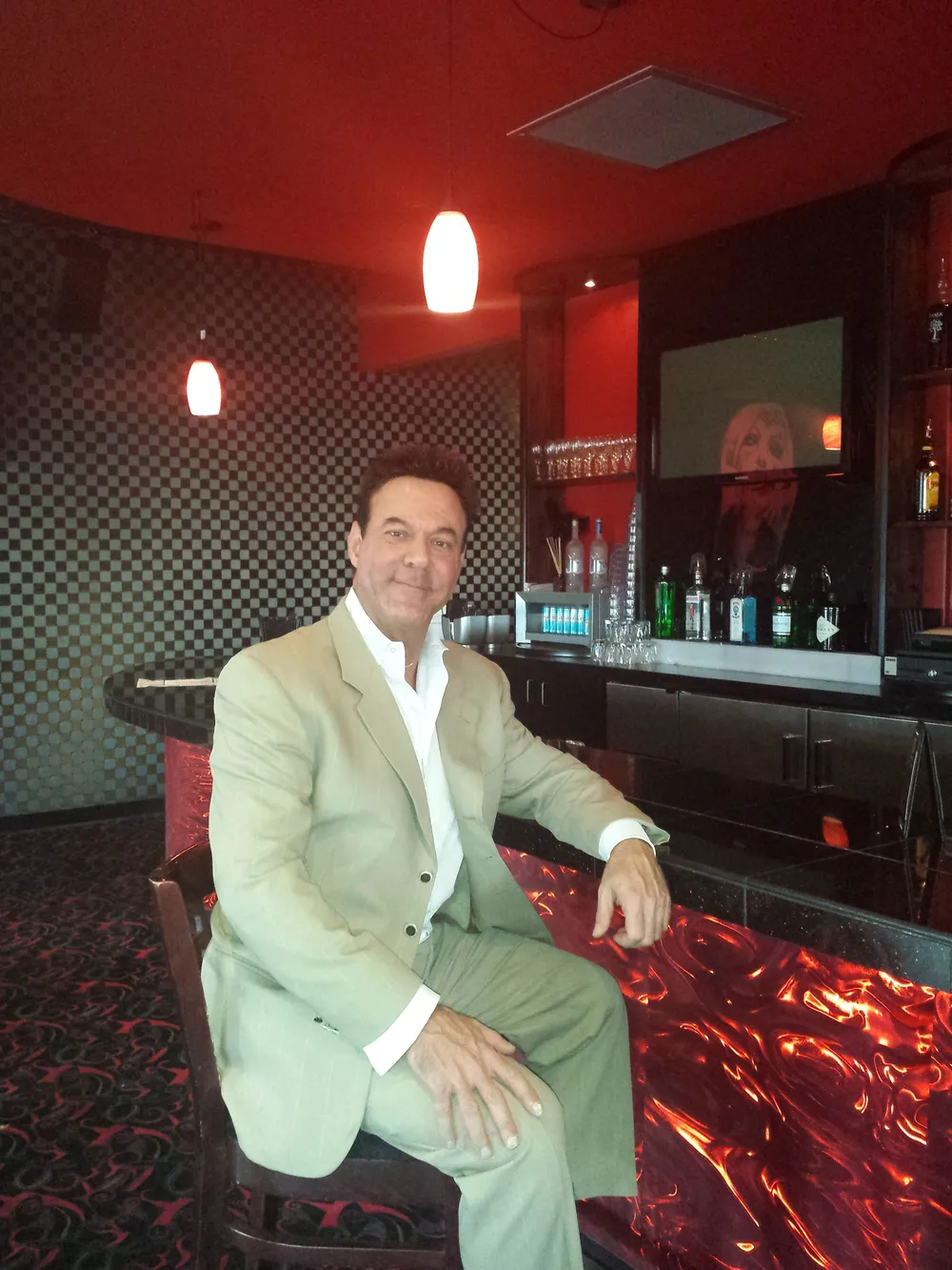 Hospitality Veteran Opens Southern-Style Restaurant and Club