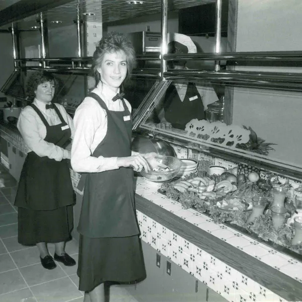 Marriott Courtyard Resturant Caters To Local Business People
