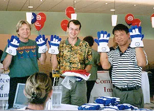 PeopleSoft Volunteer Fair Draws a Crowd