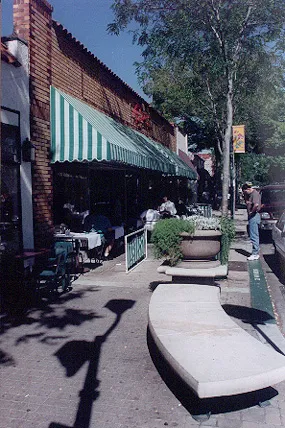 Pleasanton's Beautiful Downtown Offers Shopping, Restaurants, Atmosphere