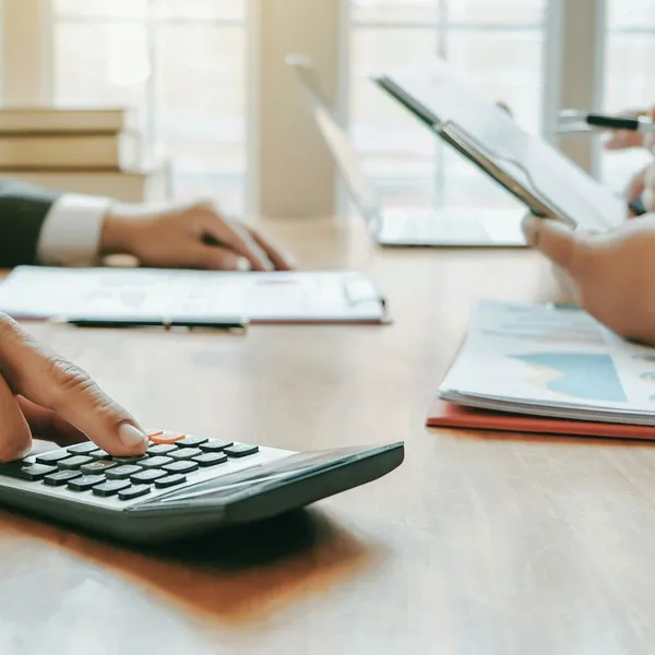 Edward Jones Grows to 20,000 Financial Advisors